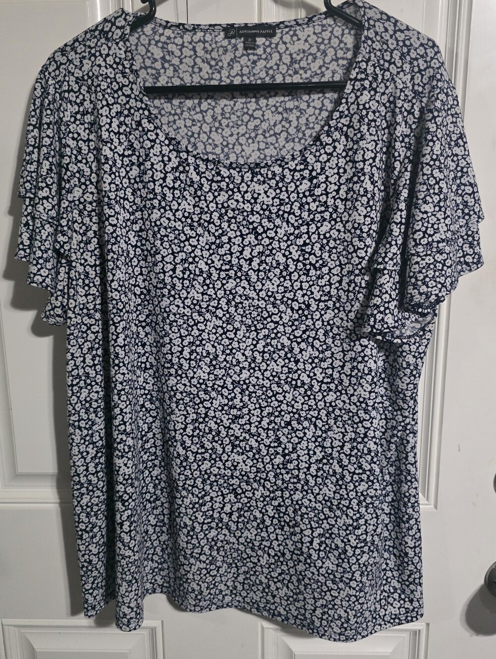 Adrianna Papell Women's 2X Plus Blue White Floral Knit Flutter Sleeve Blouse